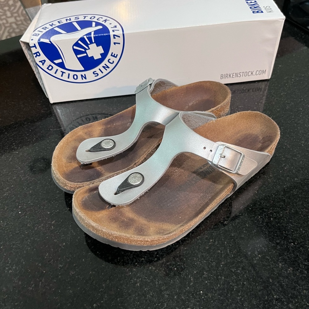 Birkenstock girls size 3-3.5